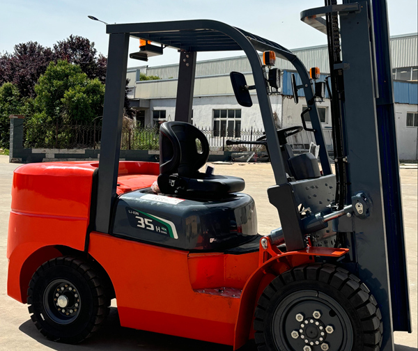 山東電動叉車供應(yīng)